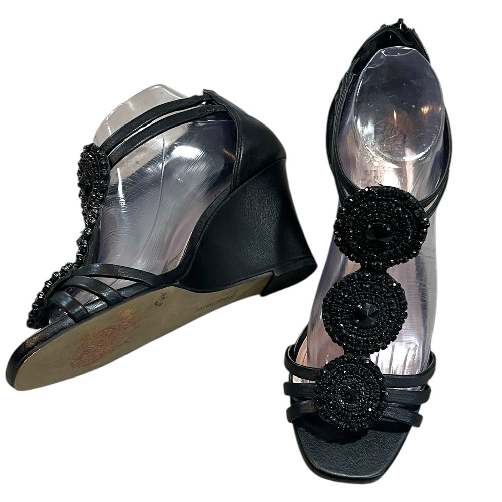VINCE CAMUTO BAYLE LEATHER BEADED MEDALLION WEDGE SANDALS BLACK SIZE 8.5W